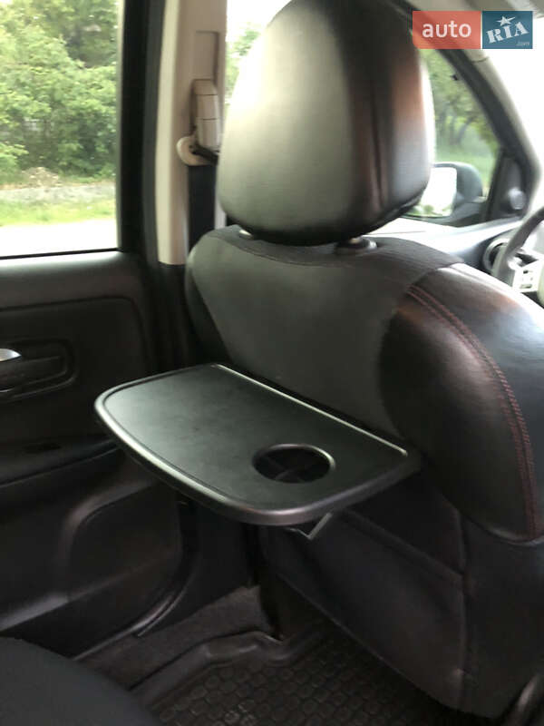 Хэтчбек Nissan Note 2010 в Умани фото 12 Хэтчбек Nissan Note 2010 в Умани