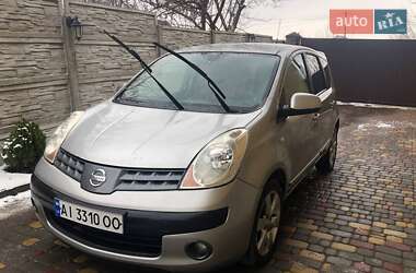 Хэтчбек Nissan Note 2008 в 