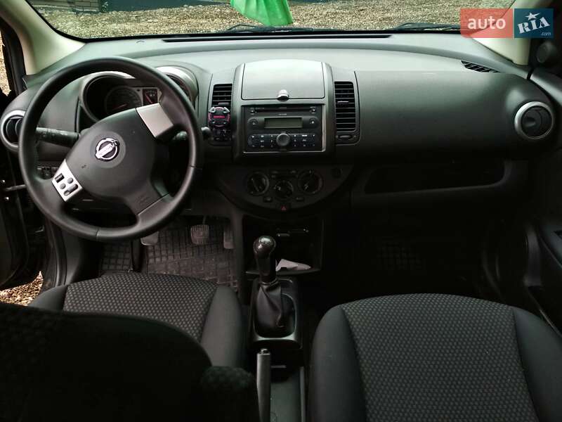 Хэтчбек Nissan Note 2007 в Долине
