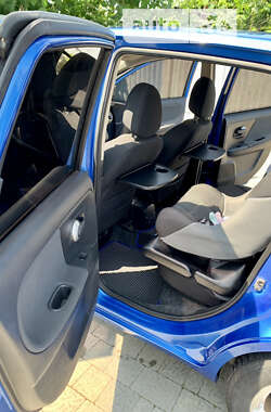 Хэтчбек Nissan Note 2008 в 