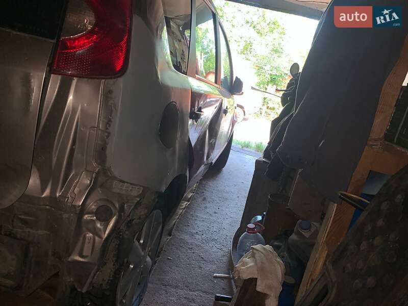 Хетчбек Nissan Note 2007 в Остер фото 5 Хетчбек Nissan Note 2007 в Остер