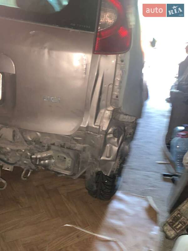 Хетчбек Nissan Note 2007 в Остер фото 9 Хетчбек Nissan Note 2007 в Остер