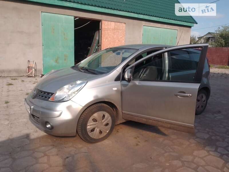 Хетчбек Nissan Note 2008 в Луцьку