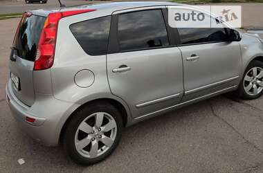 Хэтчбек Nissan Note 2007 в 