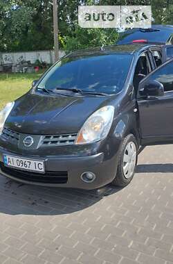 Хэтчбек Nissan Note 2007 в 