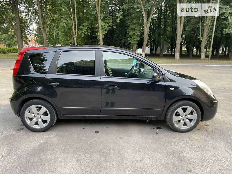 Хэтчбек Nissan Note 2008 в Староконстантинове