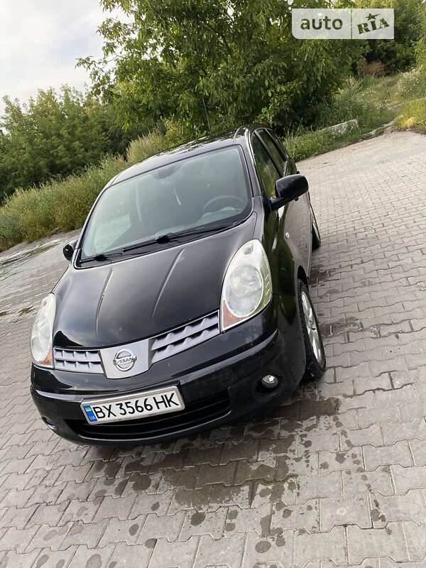 Хэтчбек Nissan Note 2008 в Староконстантинове