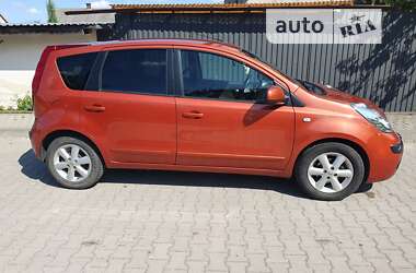 Хэтчбек Nissan Note 2006 в Городке