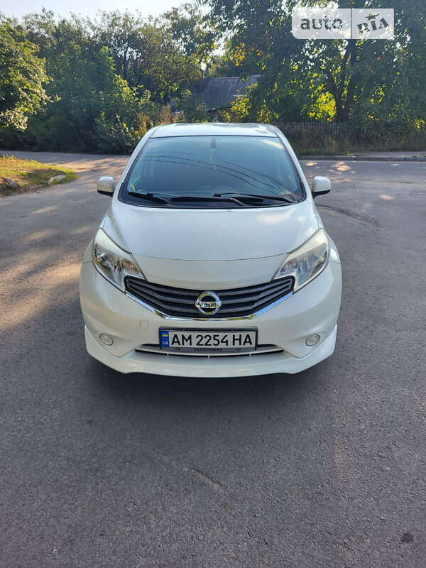 Хэтчбек Nissan Note 2012 в Житомире