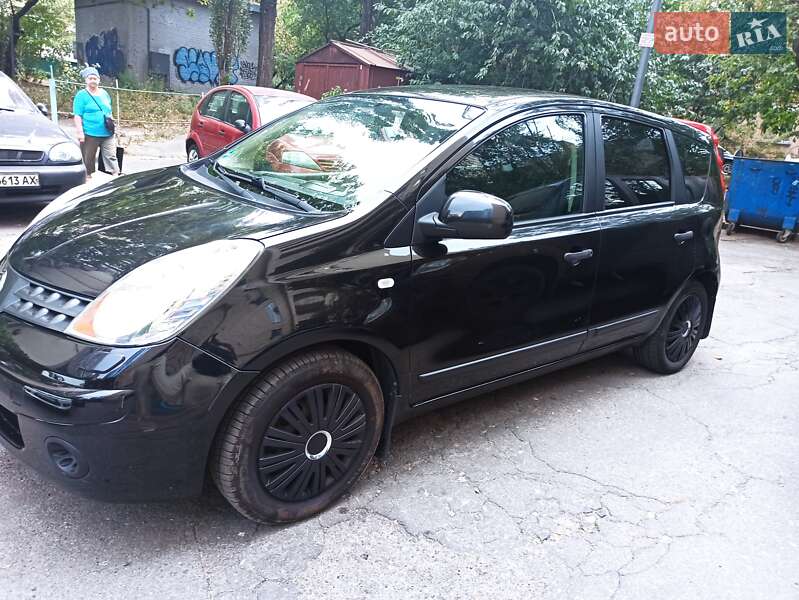 Хэтчбек Nissan Note 2008 в Киеве