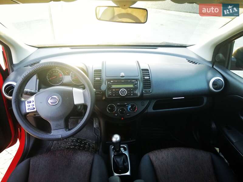 Хэтчбек Nissan Note 2010 в Ужгороде