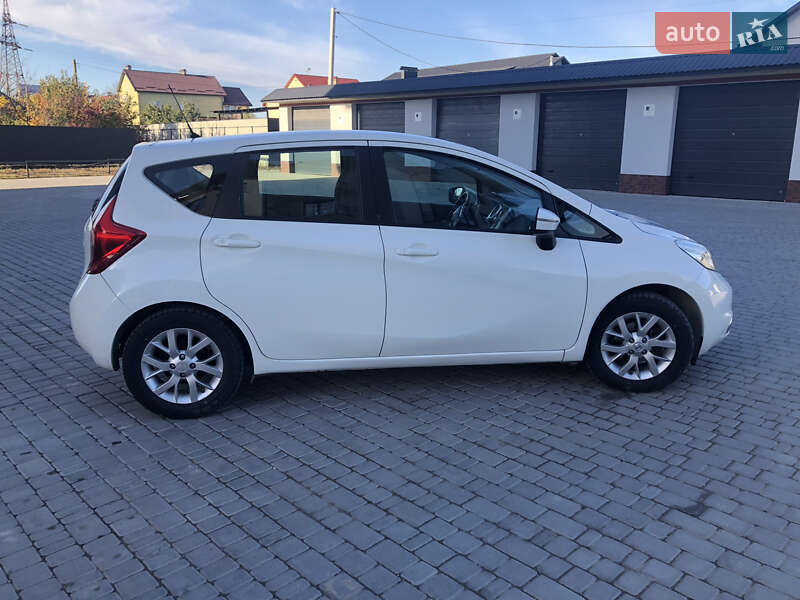 Хэтчбек Nissan Note 2015 в Каменец-Подольском
