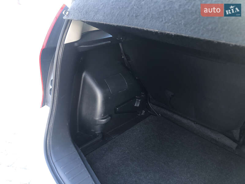 Хэтчбек Nissan Note 2015 в Каменец-Подольском