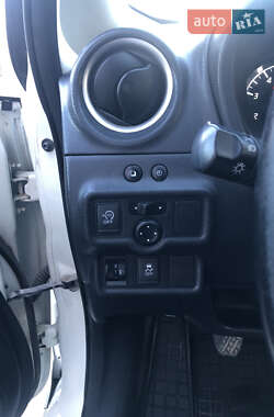 Хэтчбек Nissan Note 2015 в Каменец-Подольском