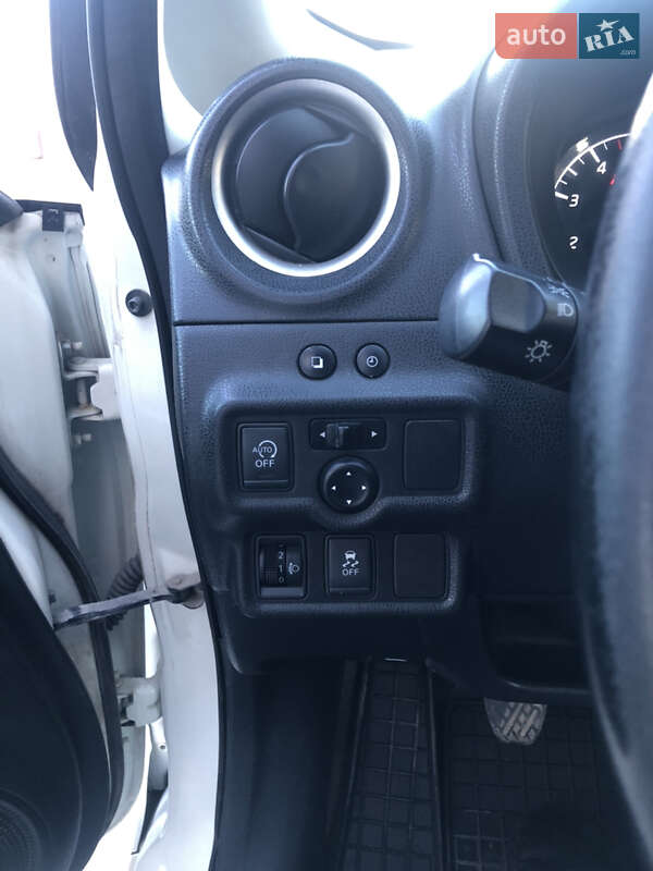 Хэтчбек Nissan Note 2015 в Каменец-Подольском