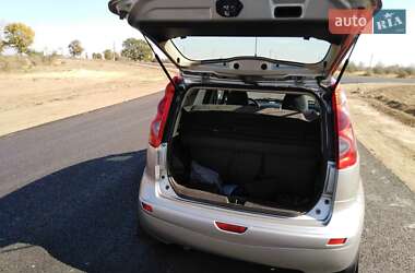 Хэтчбек Nissan Note 2008 в 