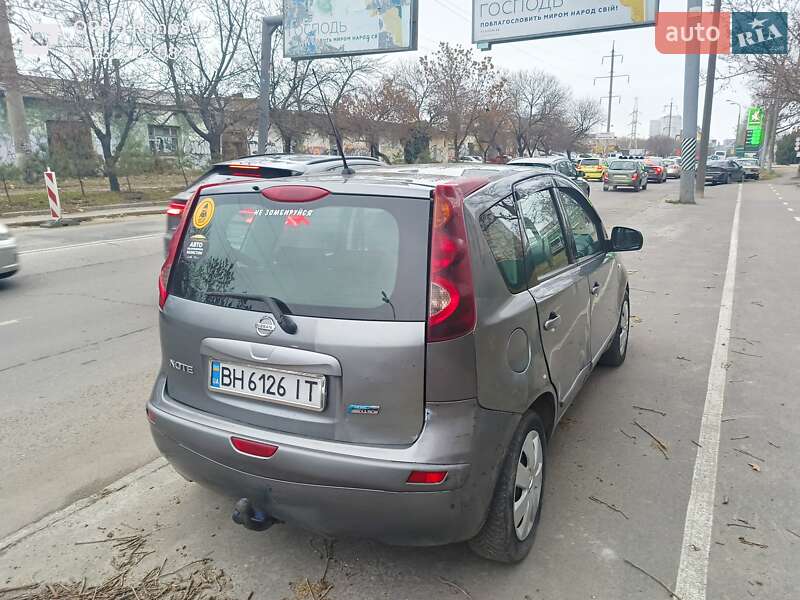 Хэтчбек Nissan Note 2011 в Одессе