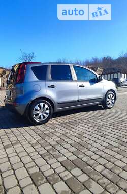 Хэтчбек Nissan Note 2013 в 
