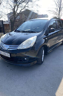 Хэтчбек Nissan Note 2011 в Киеве