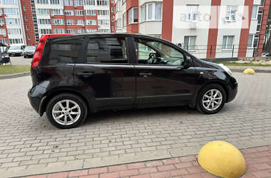 Хэтчбек Nissan Note 2007 в Вараше