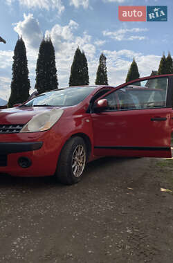 Хэтчбек Nissan Note 2006 в Перечине