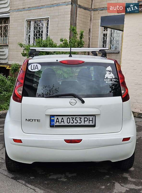 Хэтчбек Nissan Note 2011 в Киеве