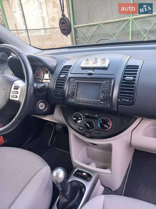 Хэтчбек Nissan Note 2009 в Одессе