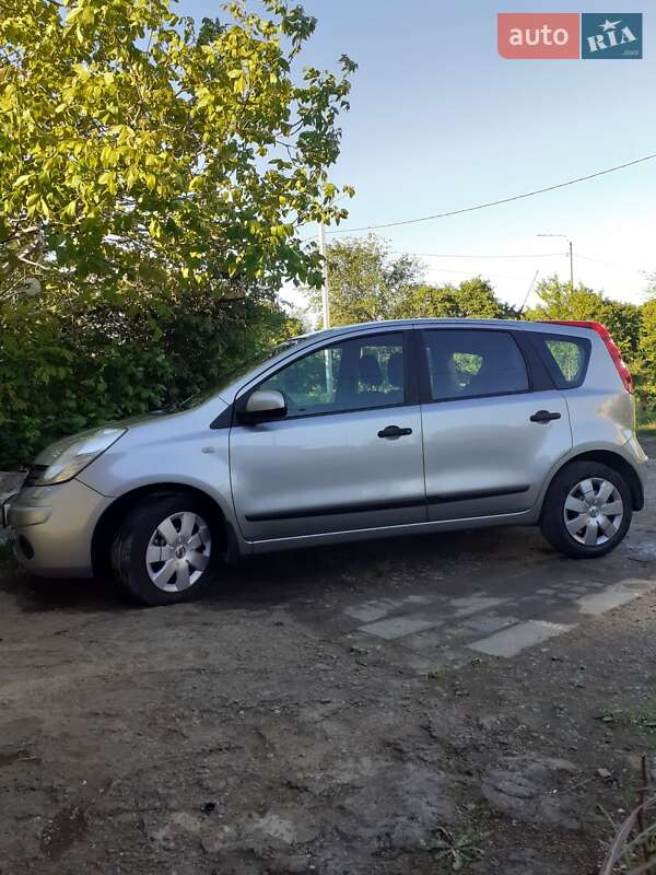 Хетчбек Nissan Note 2008 в Марганці