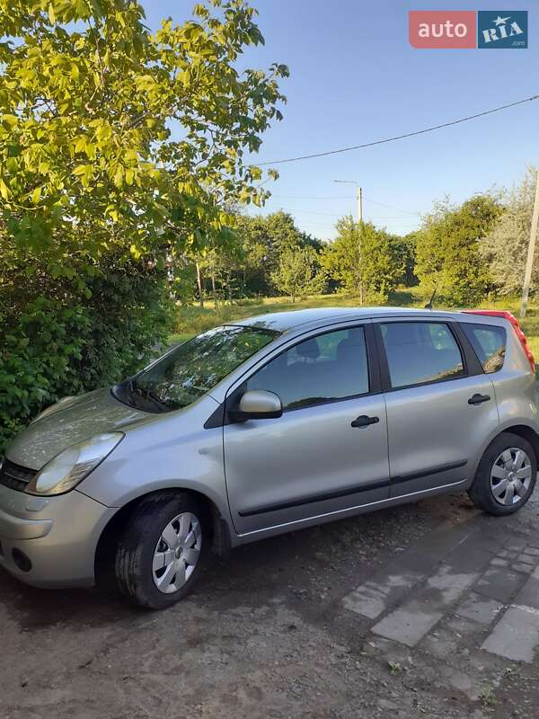 Хетчбек Nissan Note 2008 в Марганці