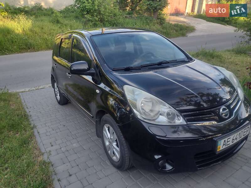 Хетчбек Nissan Note 2011 в Дніпрі
