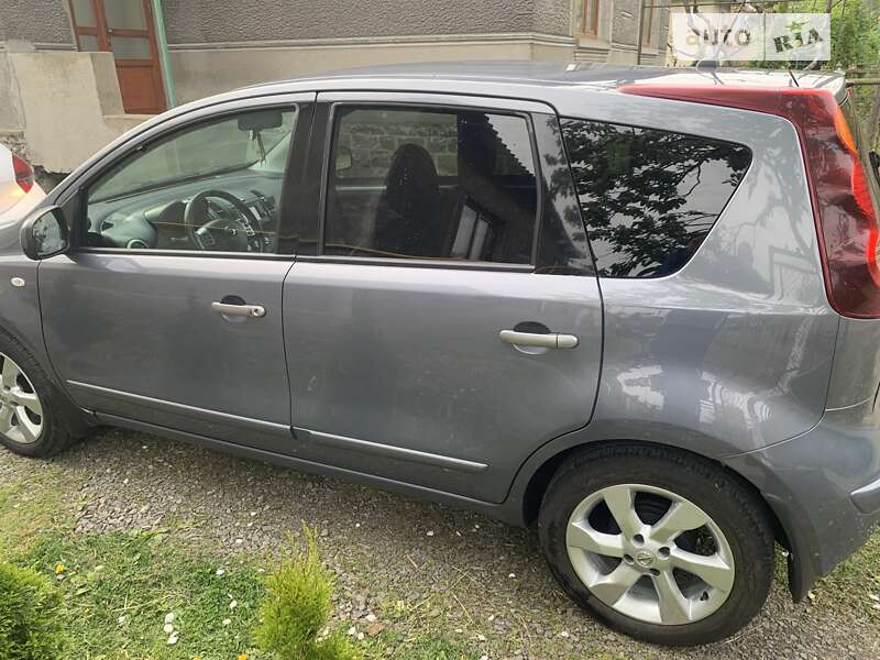 Хетчбек Nissan Note 2011 в Ужгороді