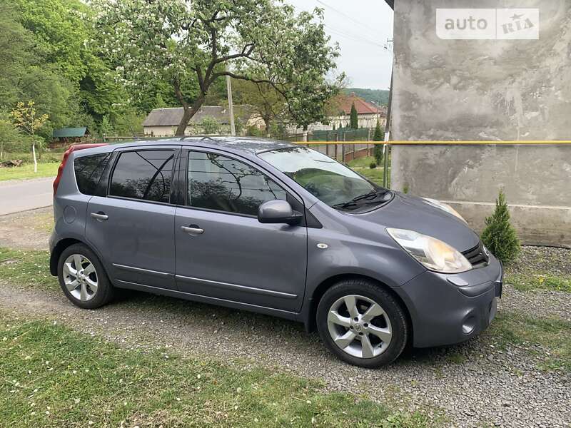 Хетчбек Nissan Note 2011 в Ужгороді