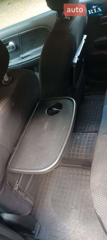 Хэтчбек Nissan Note 2006 в Желтых Водах