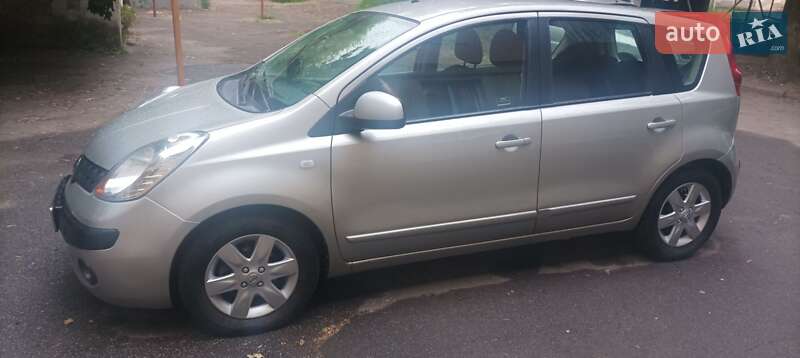Хэтчбек Nissan Note 2006 в Желтых Водах