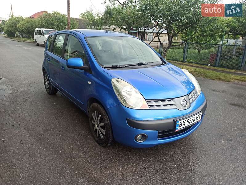 Хэтчбек Nissan Note 2006 в Староконстантинове