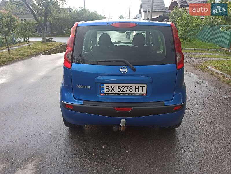 Хэтчбек Nissan Note 2006 в Староконстантинове