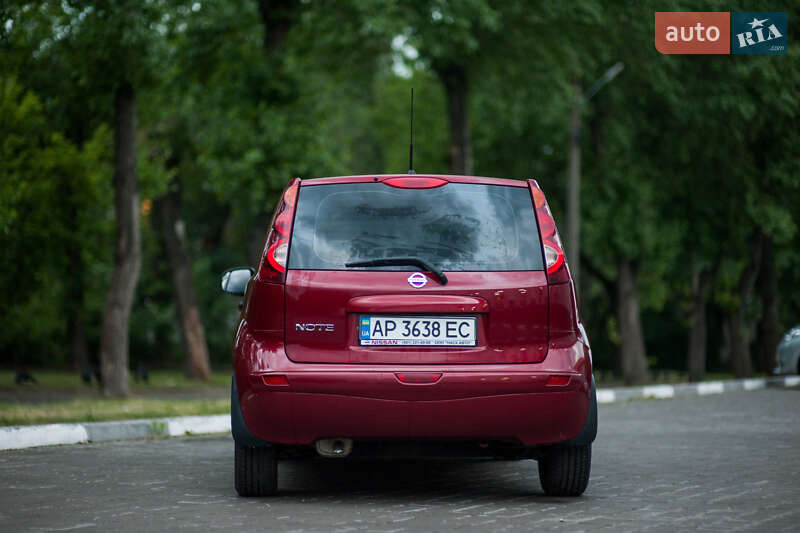 Хэтчбек Nissan Note 2012 в Запорожье