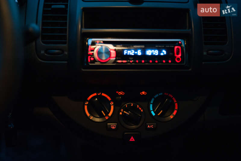 Хэтчбек Nissan Note 2012 в Запорожье