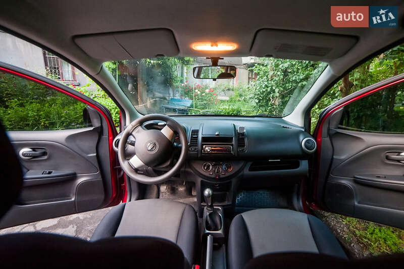 Хэтчбек Nissan Note 2012 в Запорожье
