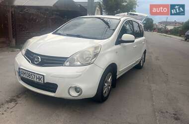 Хэтчбек Nissan Note 2012 в 