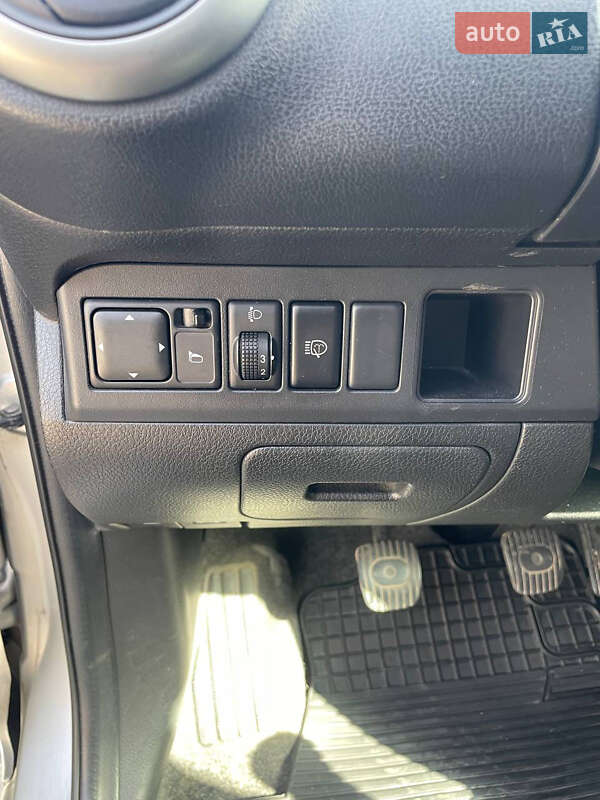 Хетчбек Nissan Note 2006 в Львові