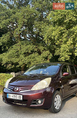 Хетчбек Nissan Note 2012 в 