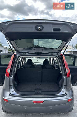 Хэтчбек Nissan Note 2012 в 