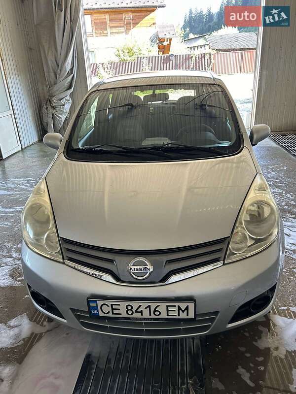 Хэтчбек Nissan Note 2012 в Вижнице