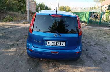 Хэтчбек Nissan Note 2007 в Синельниково