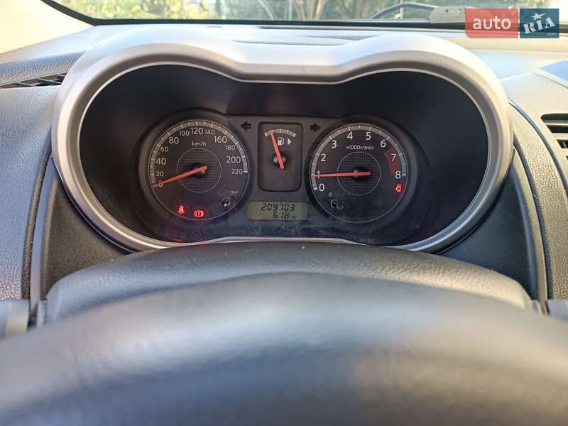 Хэтчбек Nissan Note 2006 в Трускавце фото 9 Хэтчбек Nissan Note 2006 в Трускавце