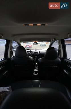 Хэтчбек Nissan Note 2008 в 