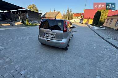 Хэтчбек Nissan Note 2011 в 