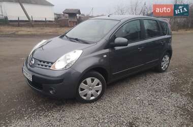 Хэтчбек Nissan Note 2006 в Бурыни