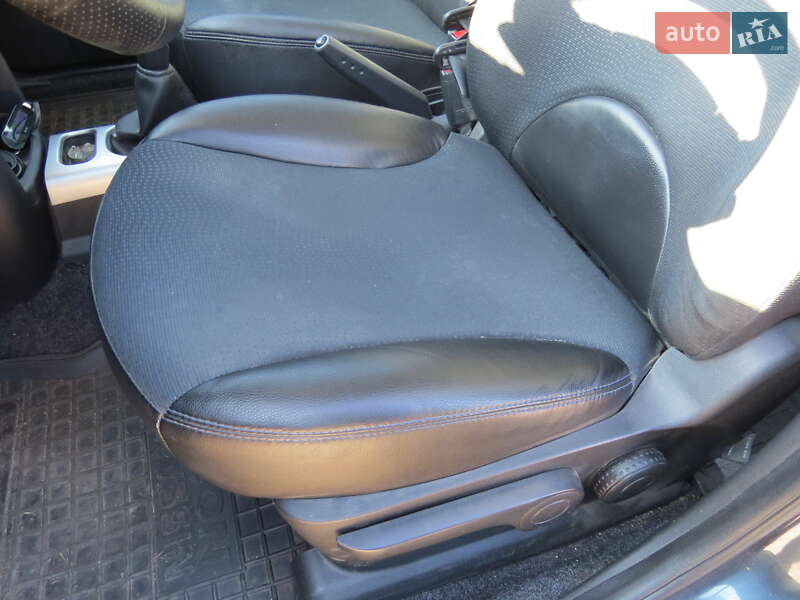 Хэтчбек Nissan Note 2012 в Кропивницком